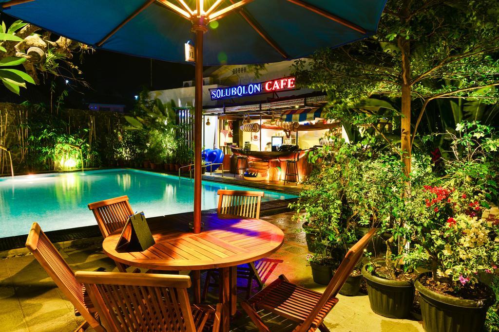 Atsari Hotel Parapat Exteriör bild